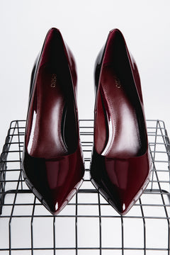 Elegant Women's Patent Leather Stilettos in Burgundy Estro.