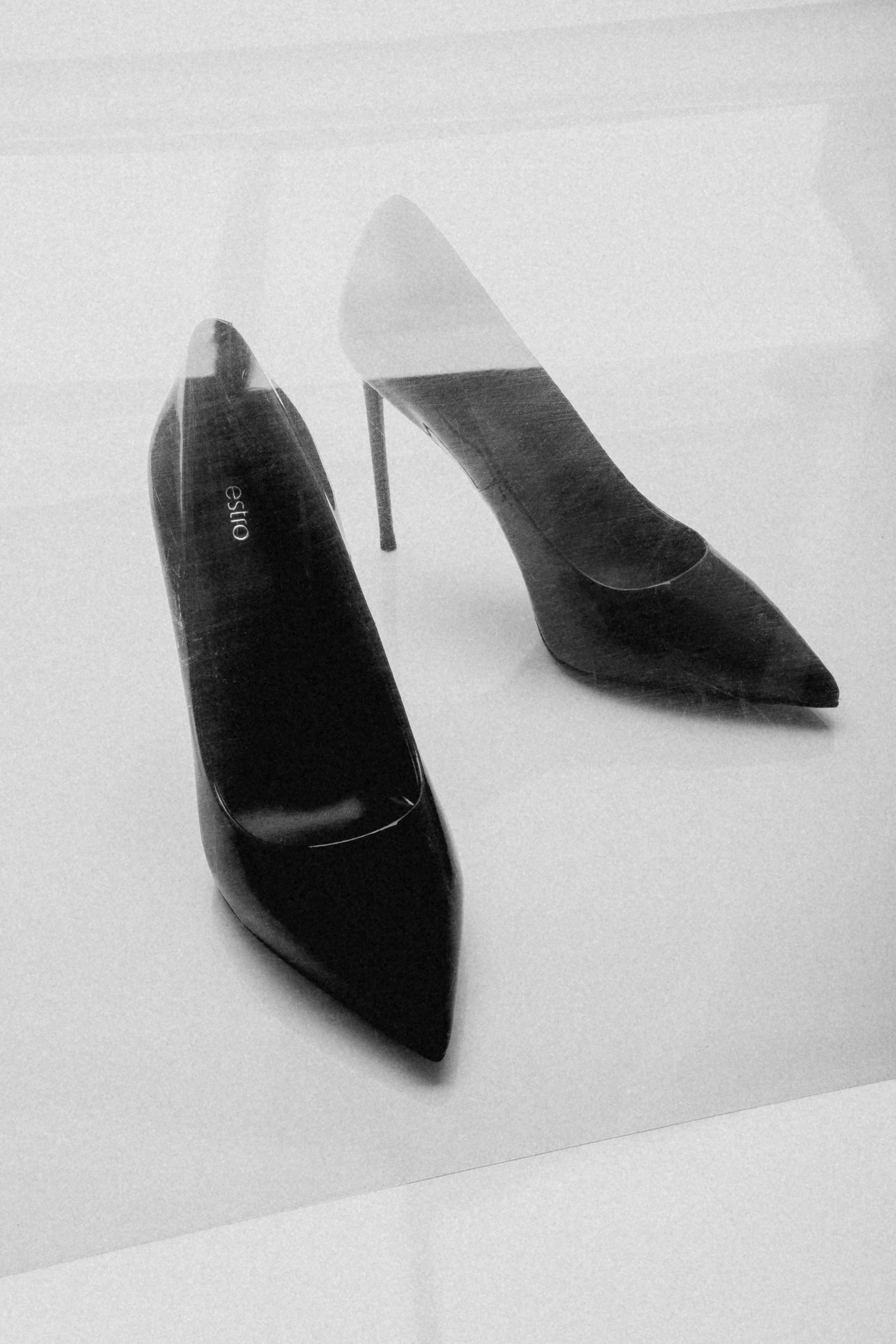 Burgundy Women's High Stiletto Pumps in Genuine Patent Leather Estro.