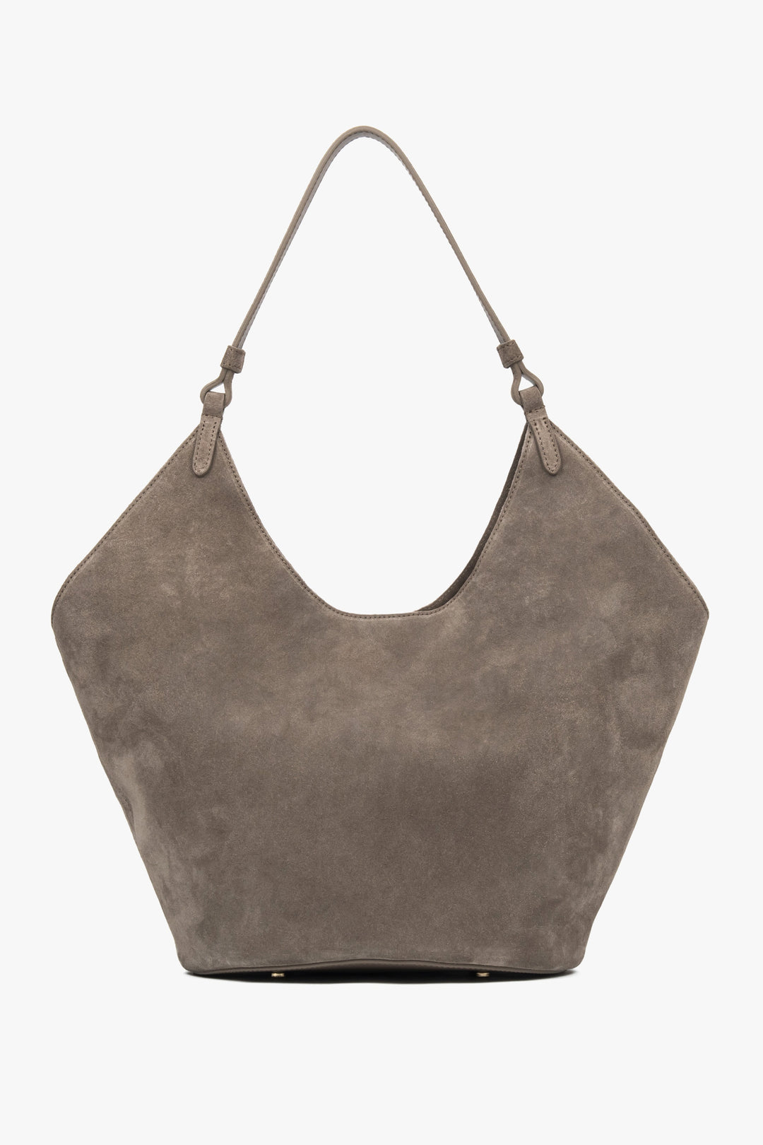 Sleek and spacious, this Estro hobo bag in grey velour combines luxury material with practical design, perfect for daily wear.