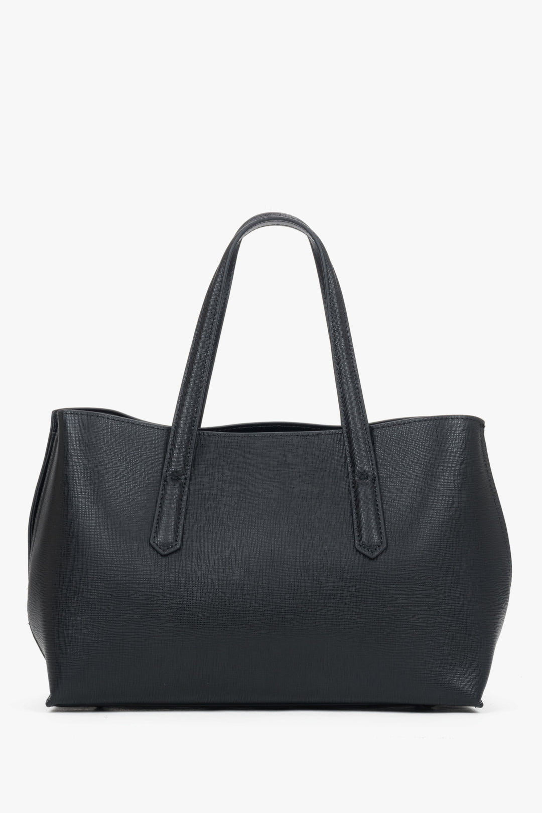 Spacious leather shoulder featuring one main compartment and two interior pockets.