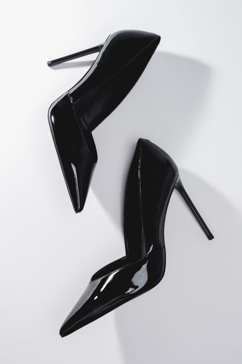 Women's Elegant Black Patent Leather Pointed Stiletto Pumps Estro ER00120671.
