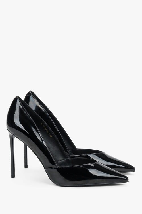 Estro - elegant black pumps made of patent leather with a pointed toe.