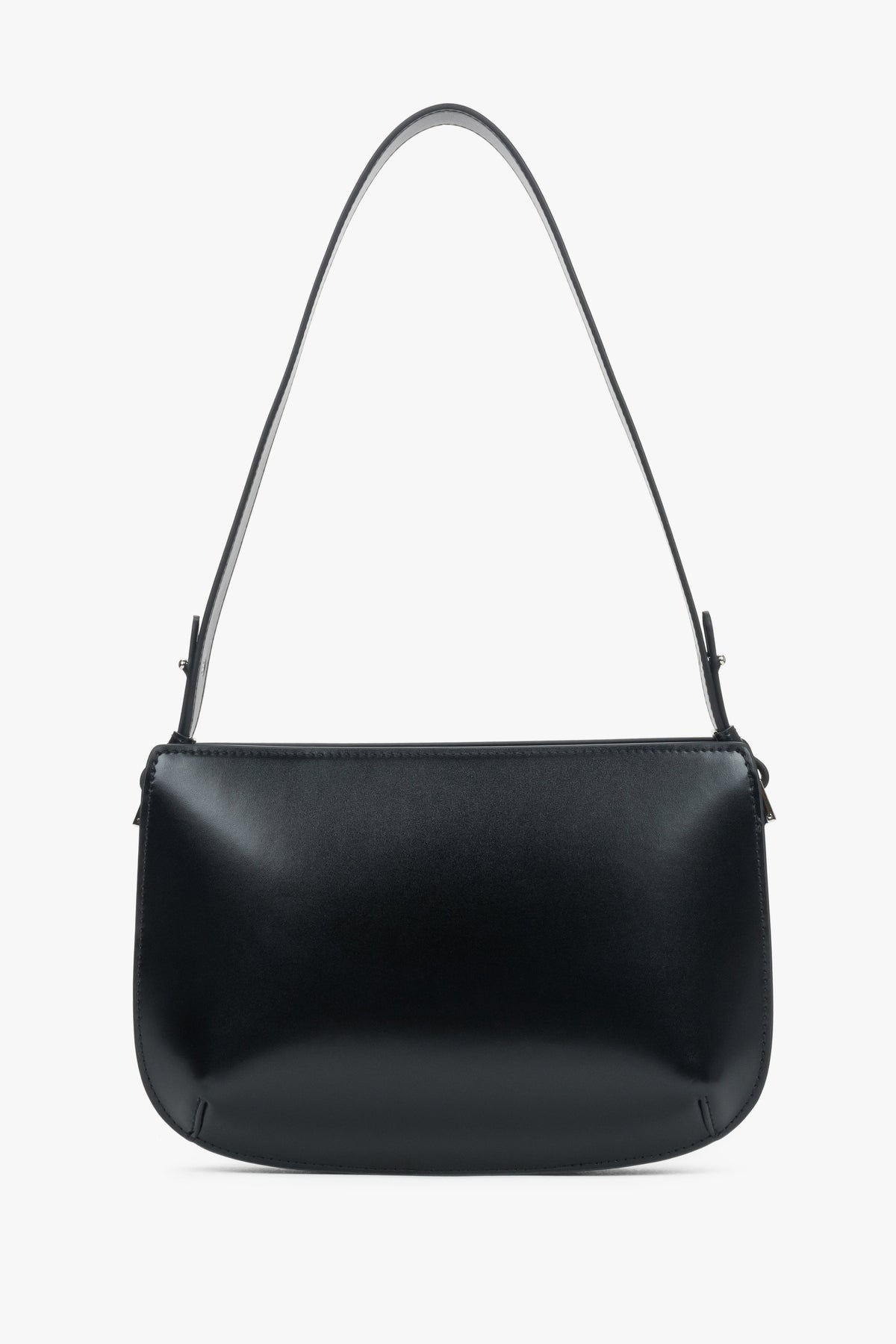 Classic black women’s bag with elegant design and comfortable shoulder strap.