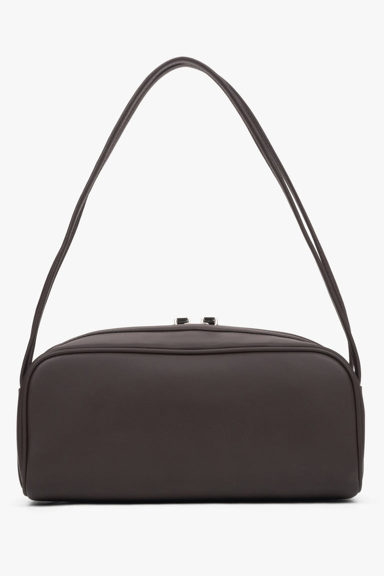 Elegant dark brown women’s shoulder bag made of genuine leather by Estro.