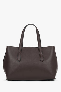Spacious leather shoulder bag featuring one main compartment and two interior pockets.