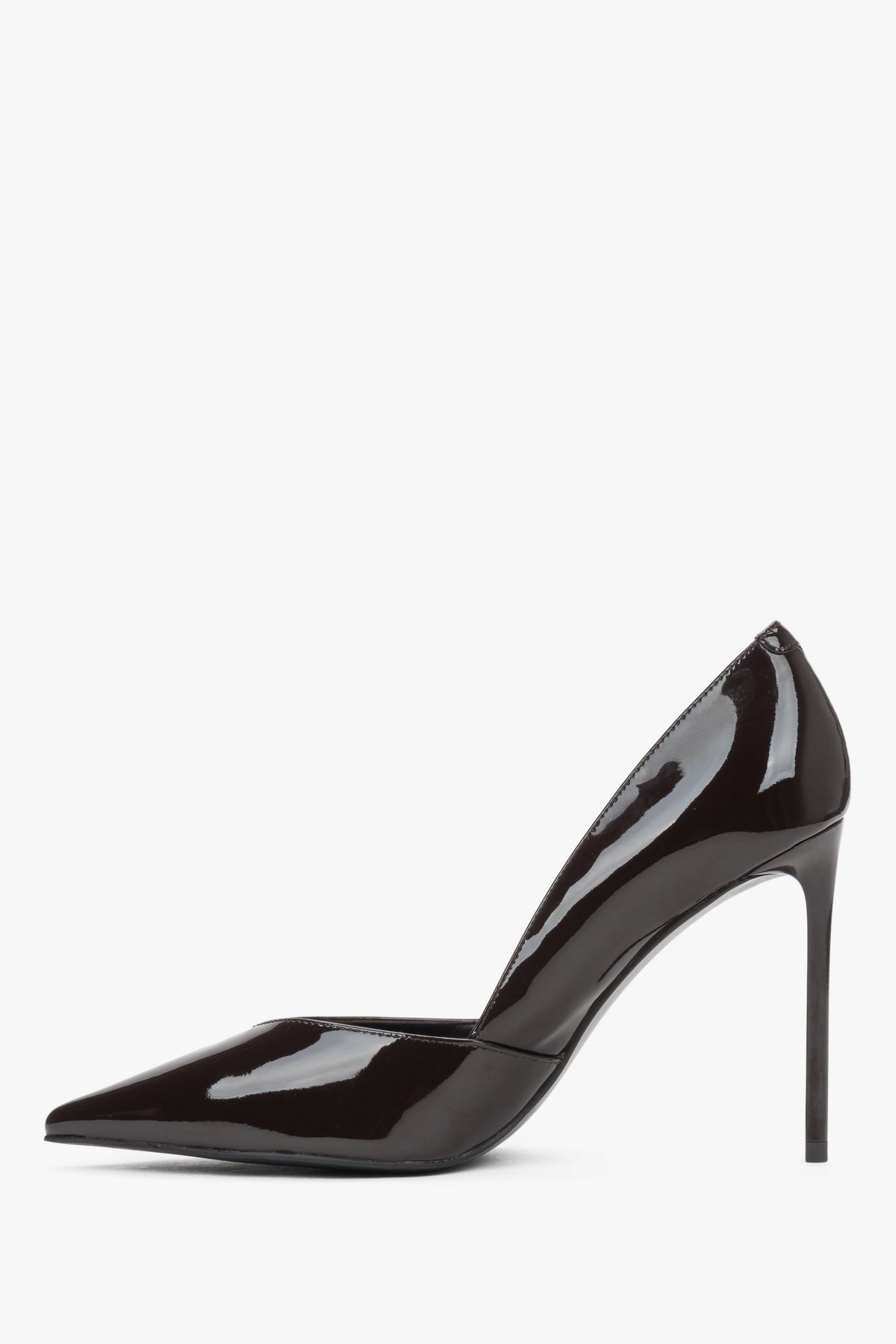 Women's elegant dark brown pumps with a pointed toe made of patent leather Estro.