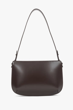 Slim silhouette featuring three compartments and two interior pockets for organized storage.