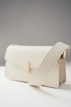 Women’s Elegant Light Beige Leather Shoulder Bag with Gold Details Estro ER00117250.