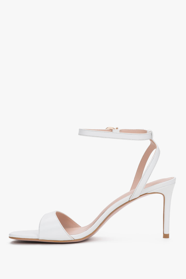 Genuine leather white stiletto sandals, minimalist design, Estro.