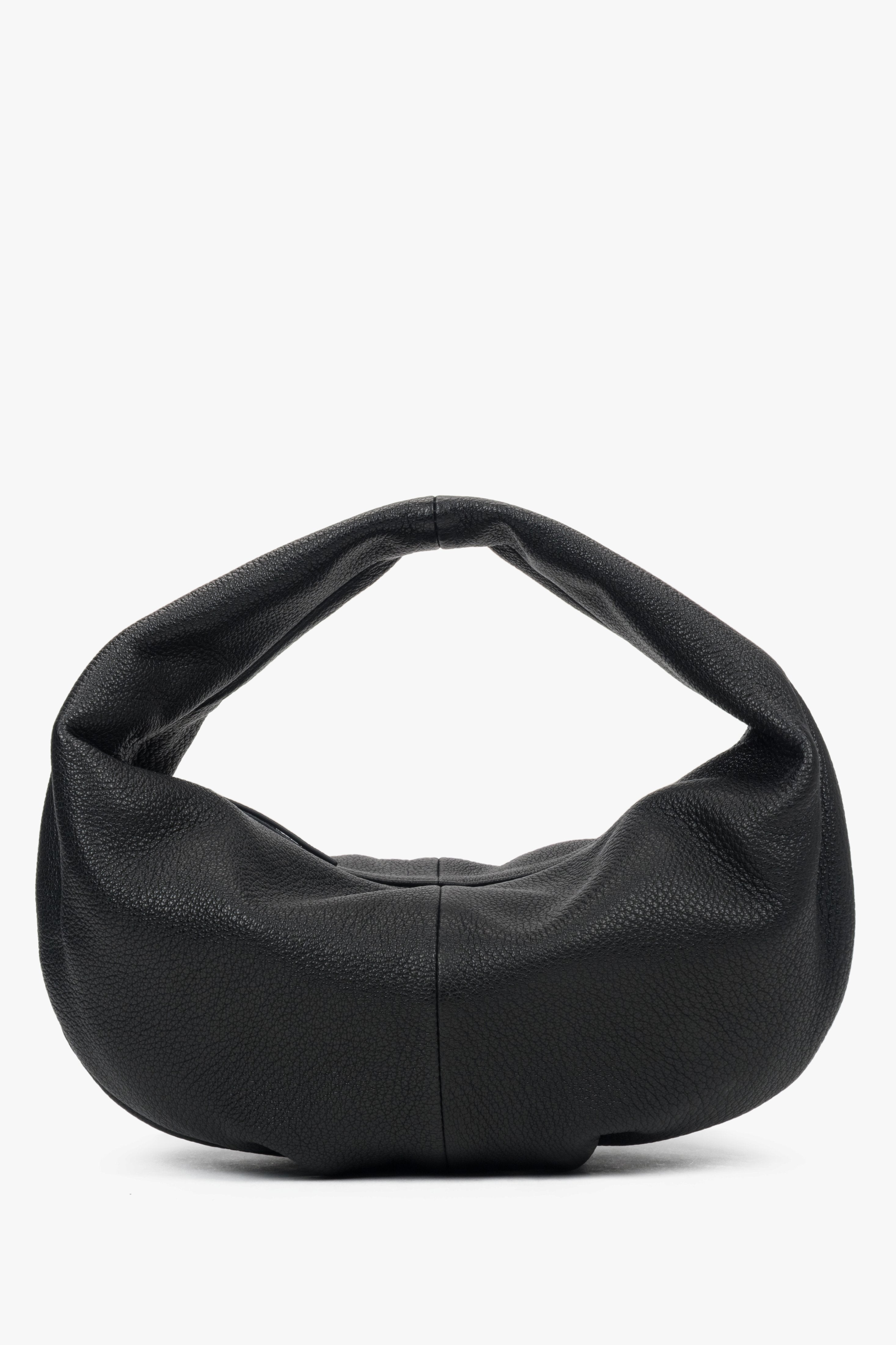 Women’s Flexible Black Half-Moon Handbag  made of Genuine Leather Estro.