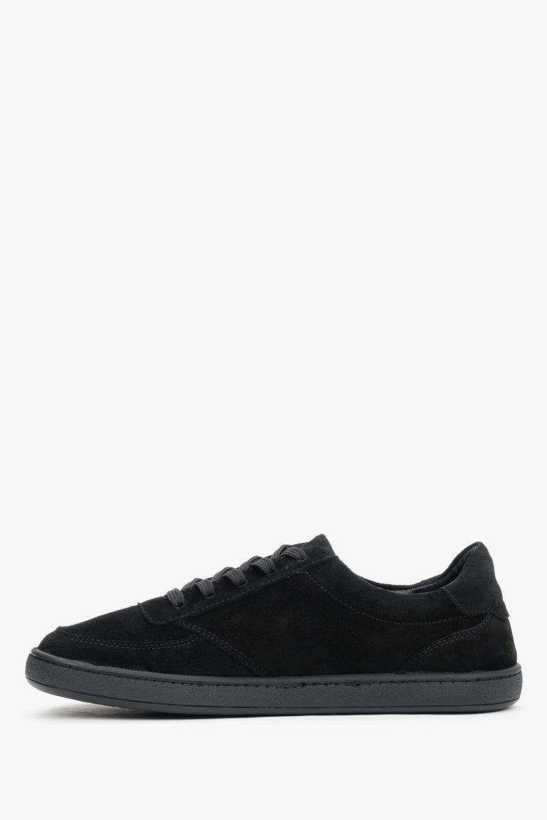 Black women’s barefoot shoes Estro made of flexible natural velour.