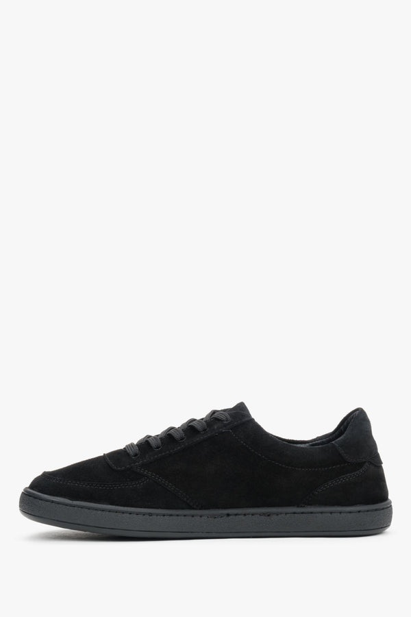 Black women’s barefoot shoes Estro made of flexible natural velour.