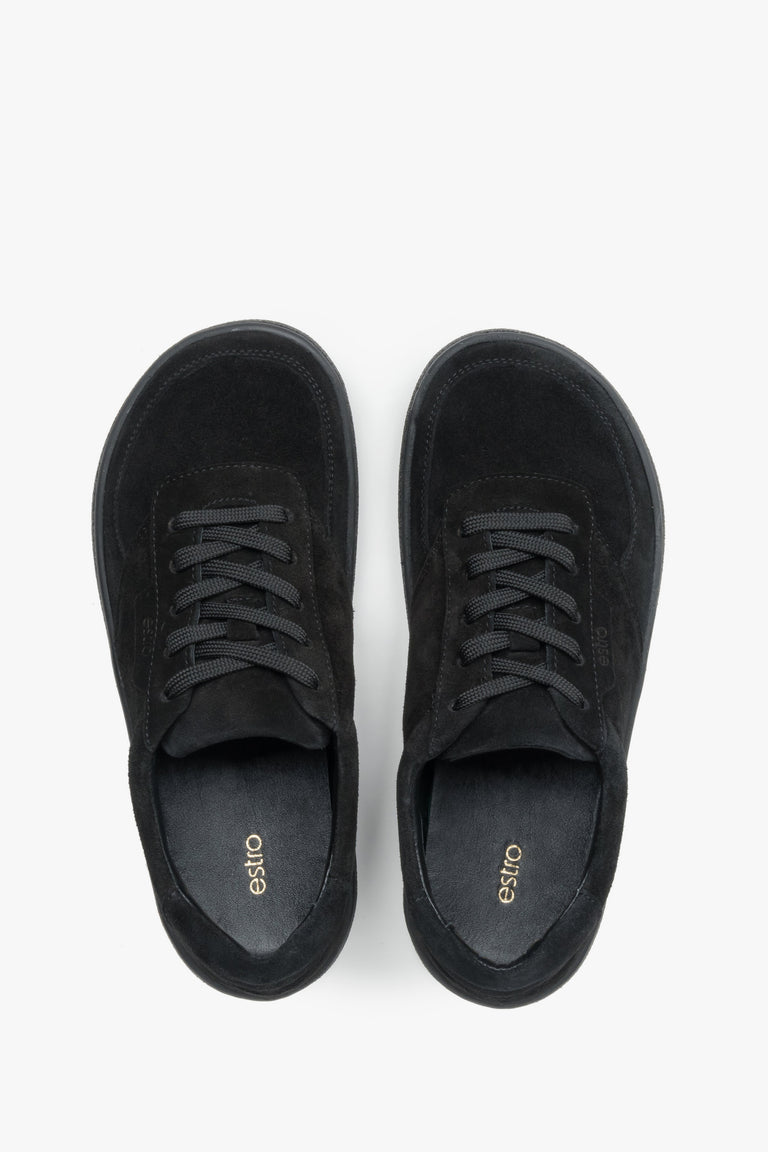 Women’s barefoot sneakers in black velour by Estro.