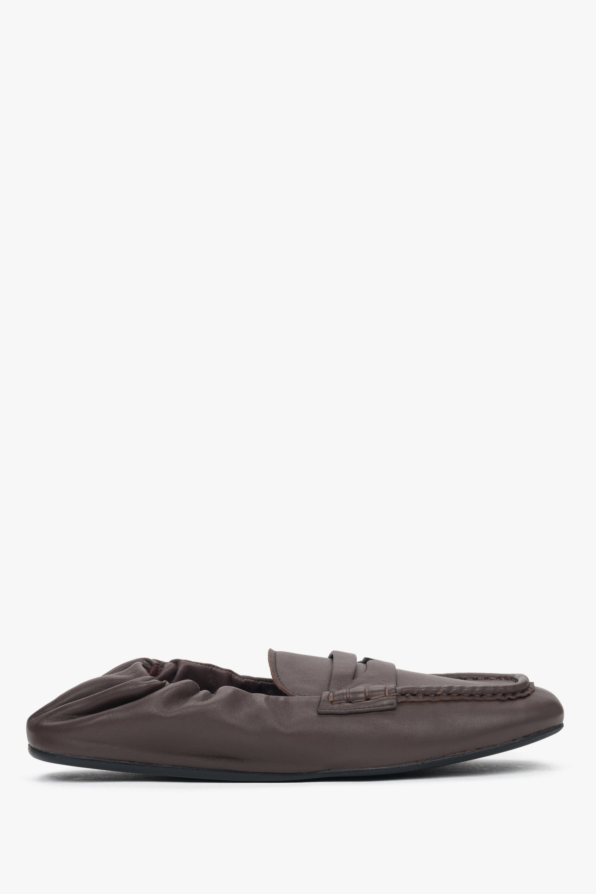 Women’s Flexible Dark Brown Loafers with Soft Heel Counter Estro ER00118784.