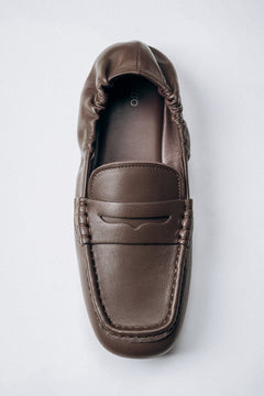 Women’s Flexible Dark Brown Loafers with Soft Heel Counter Estro ER00118784.