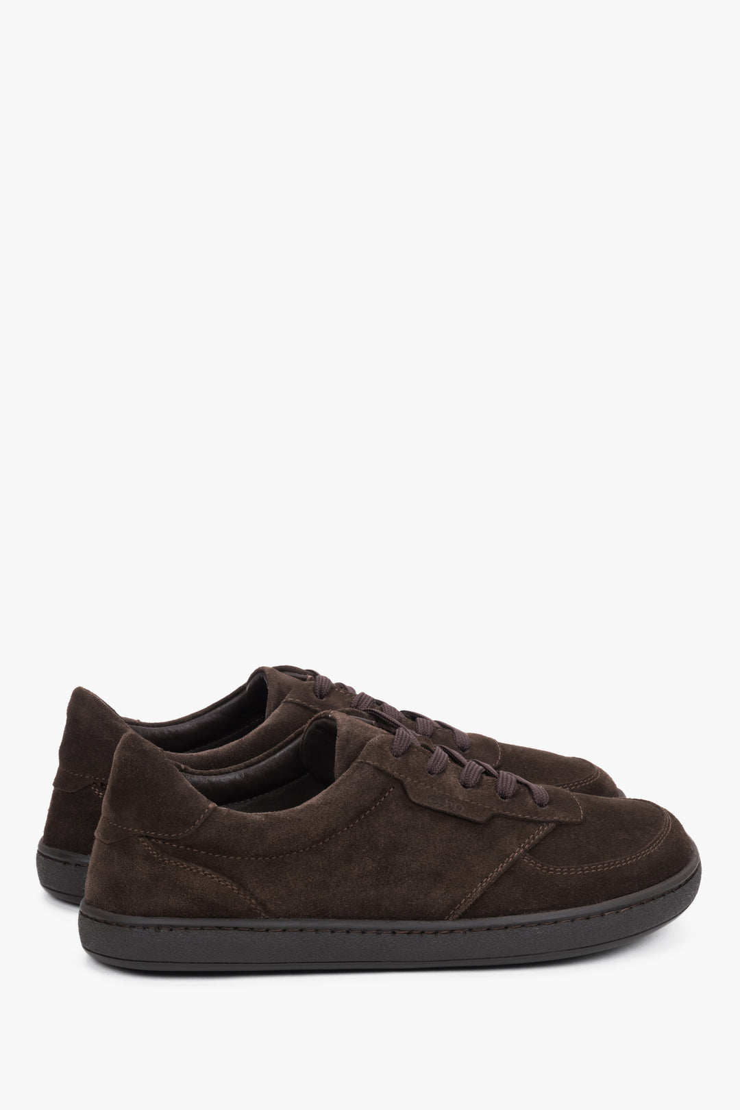 Flexible women’s sneakers Estro in dark brown, natural velour.