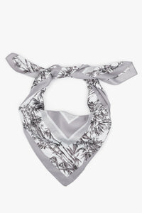 Women’s Grey and White Scarf with a Jungle Motif Estro ER00119879.