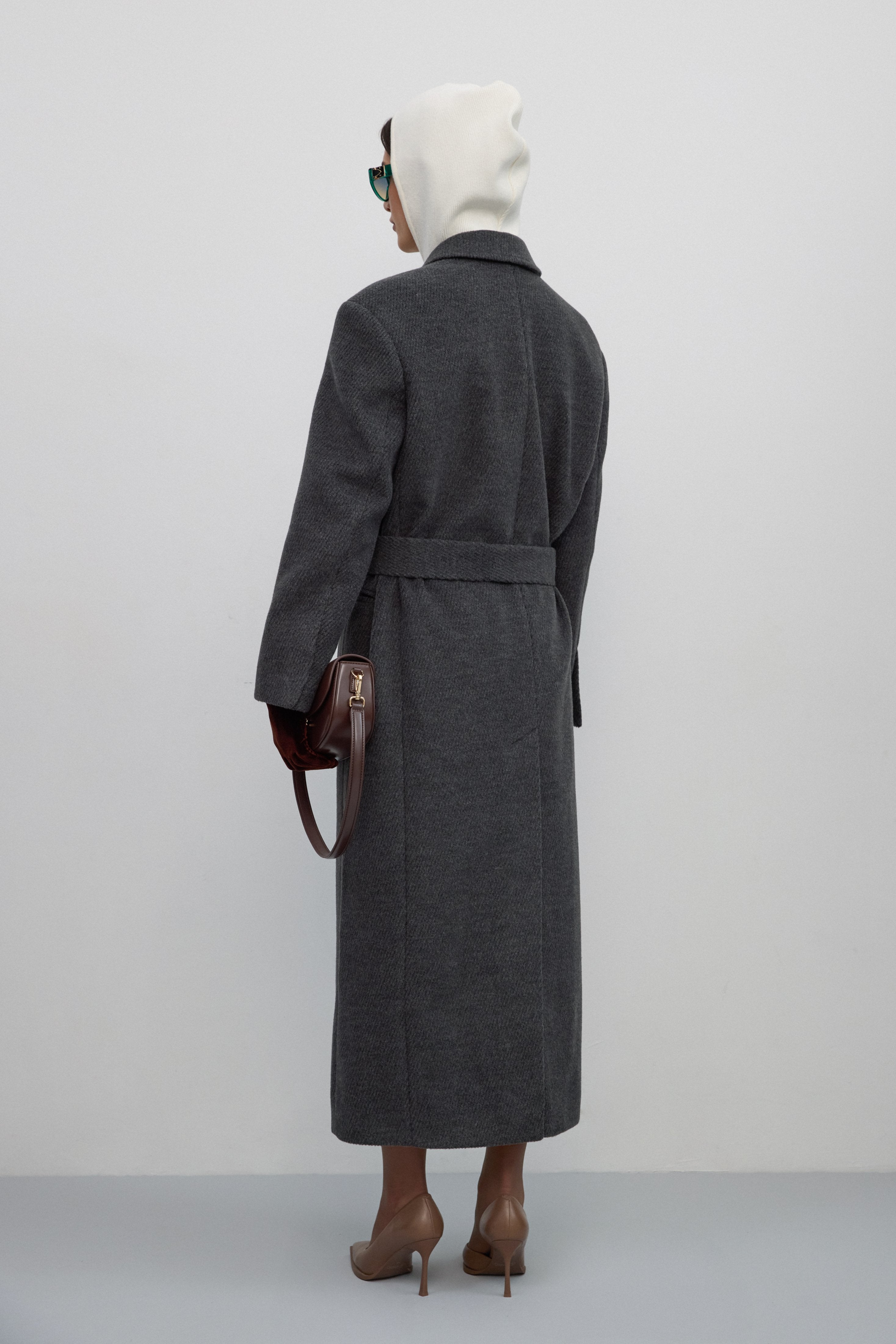Grey women’s ankle-length coat made of natural wool and viscose.