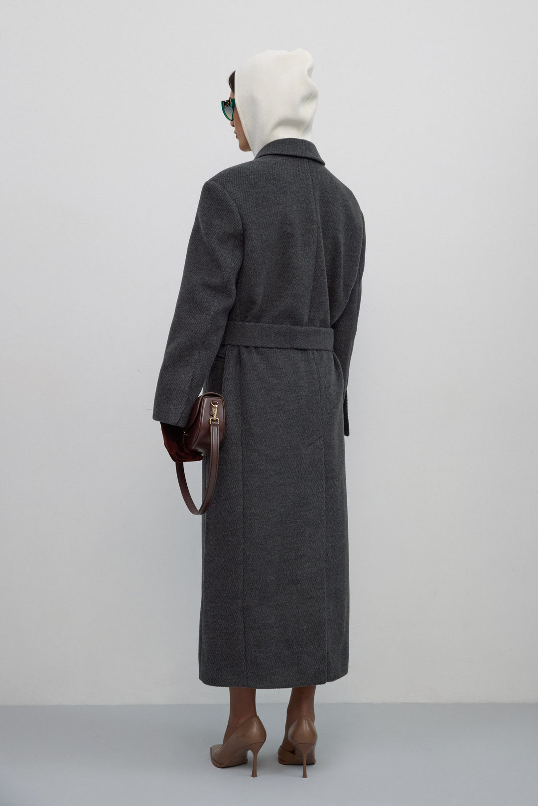 Grey women’s ankle-length coat made of natural wool and viscose.
