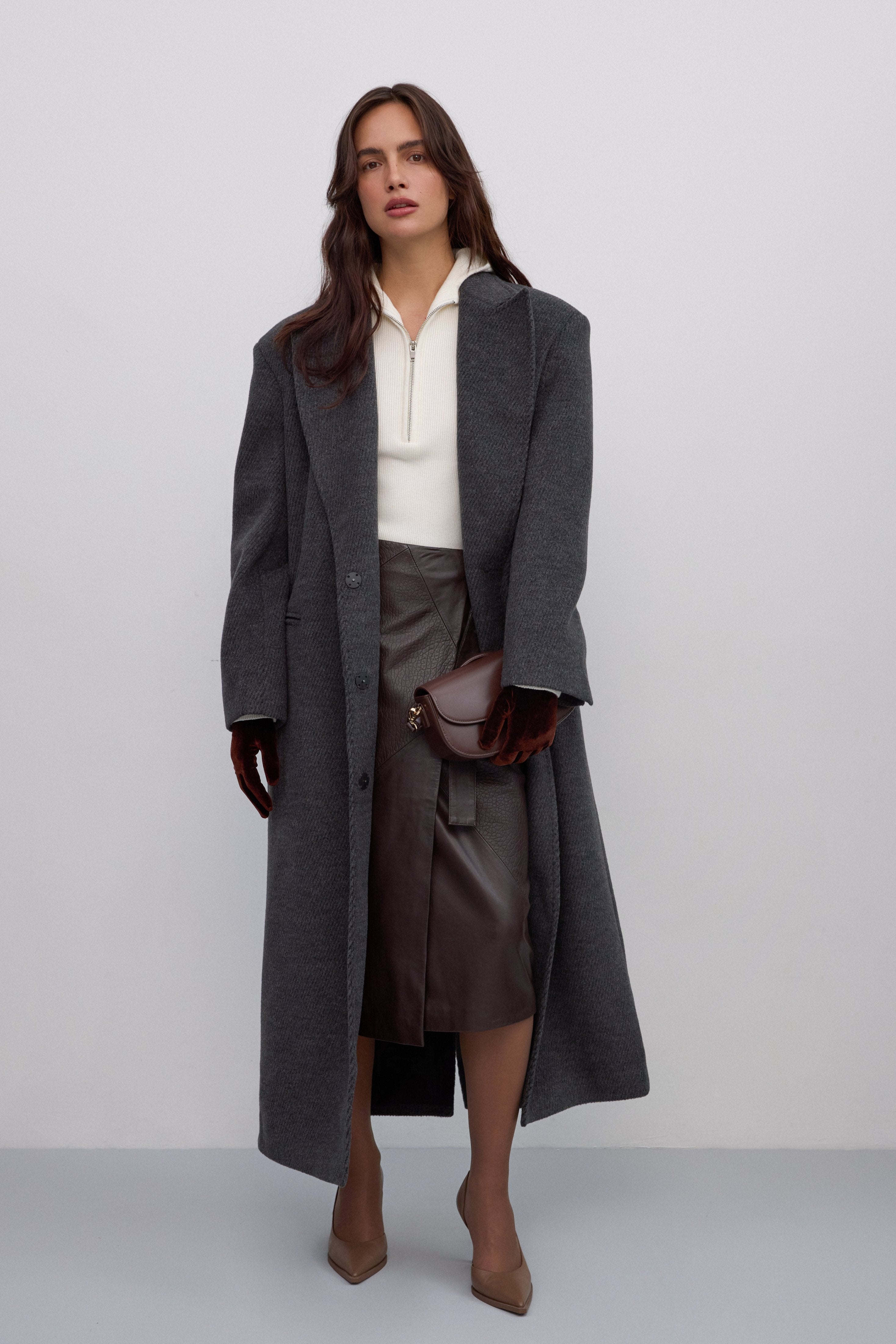 Grey ankle-length women’s coat made of natural wool and viscose Estro ER00117897.