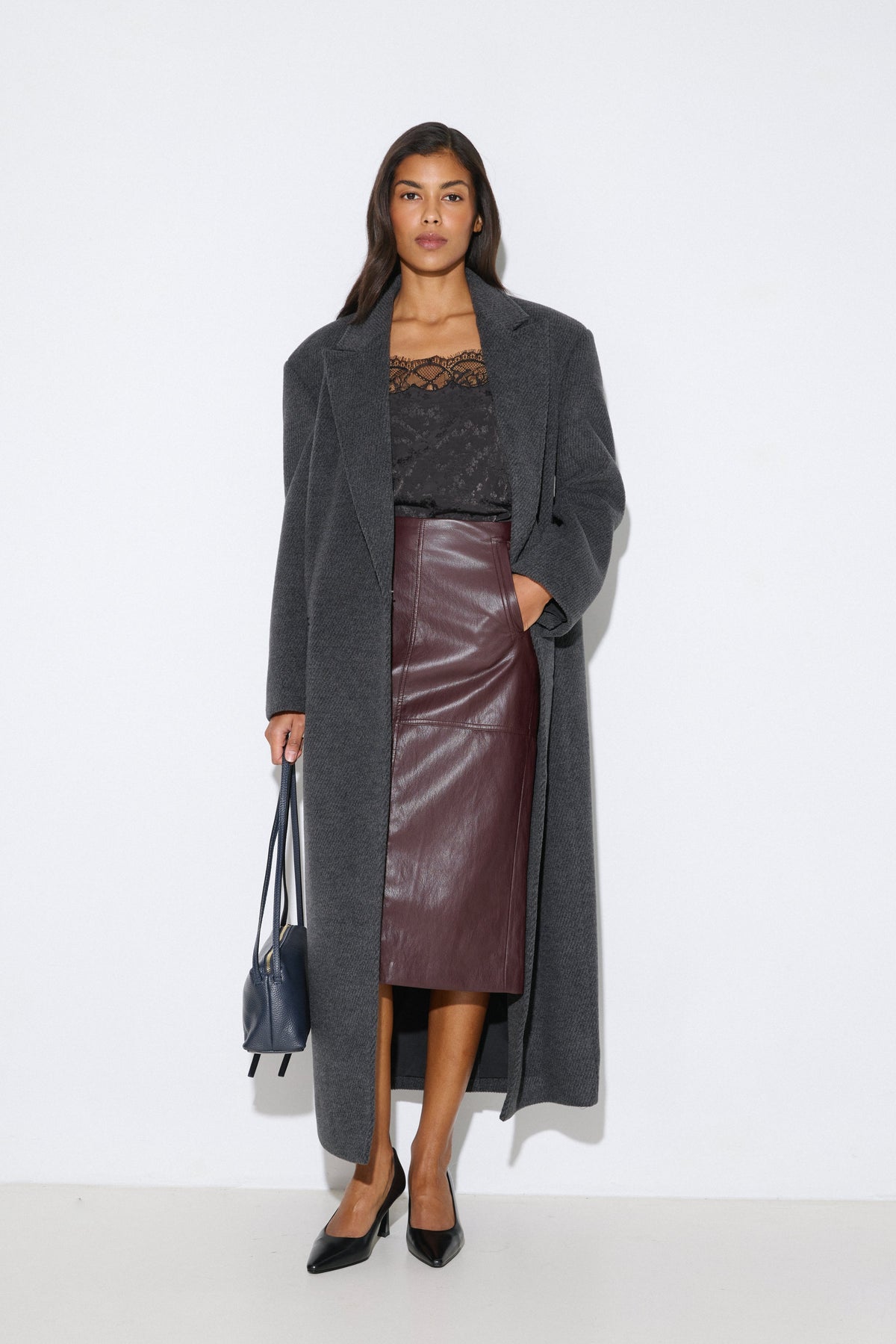 Grey women’s ankle-length coat made of natural wool and viscose.