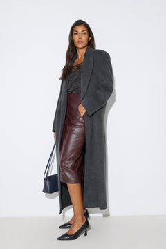Grey ankle-length women’s coat made of natural wool and viscose Estro – shown on model.