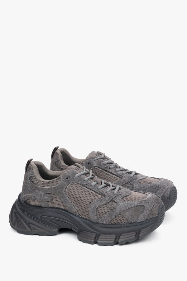 ES8 - women's grey platform sneakers made of natural velour and breathable mesh.
