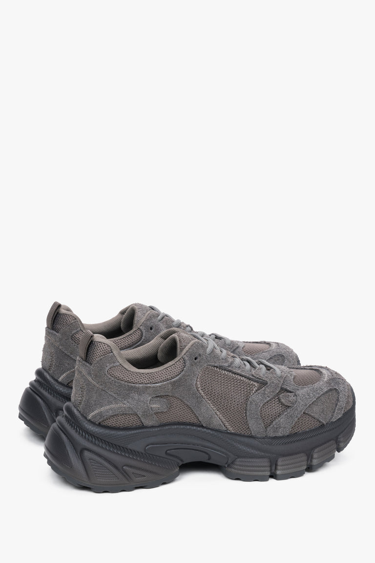 Made of natural velour and breathable mesh, women's grey platform sneakers ES8.