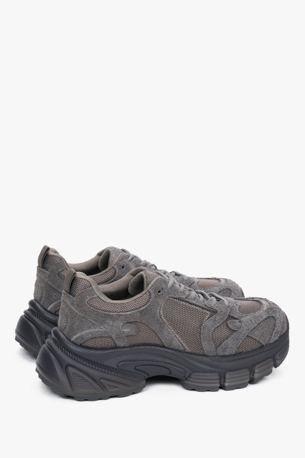 Made of natural velour and breathable mesh, women's grey platform sneakers ES8.