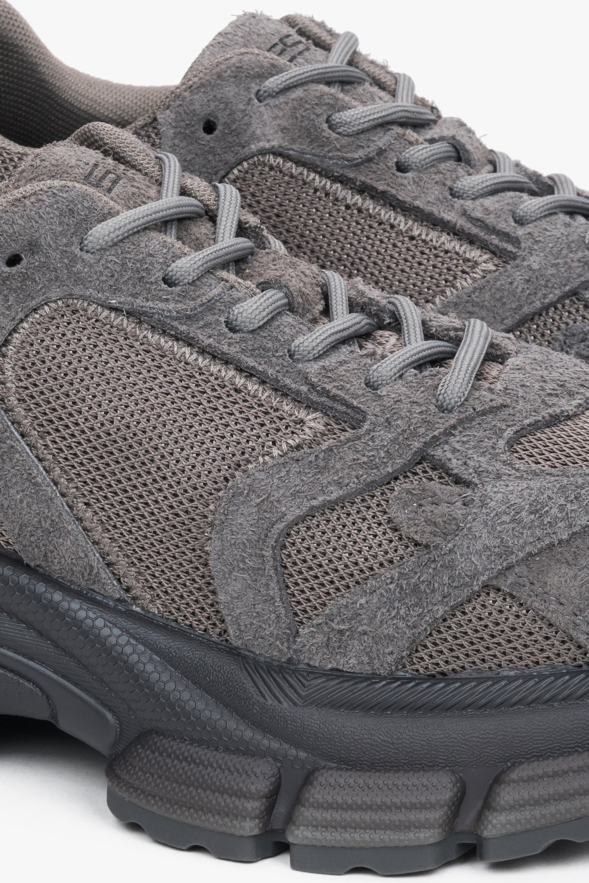 Women's grey sneakers ES8, on a platform, made of natural velour and breathable mesh.