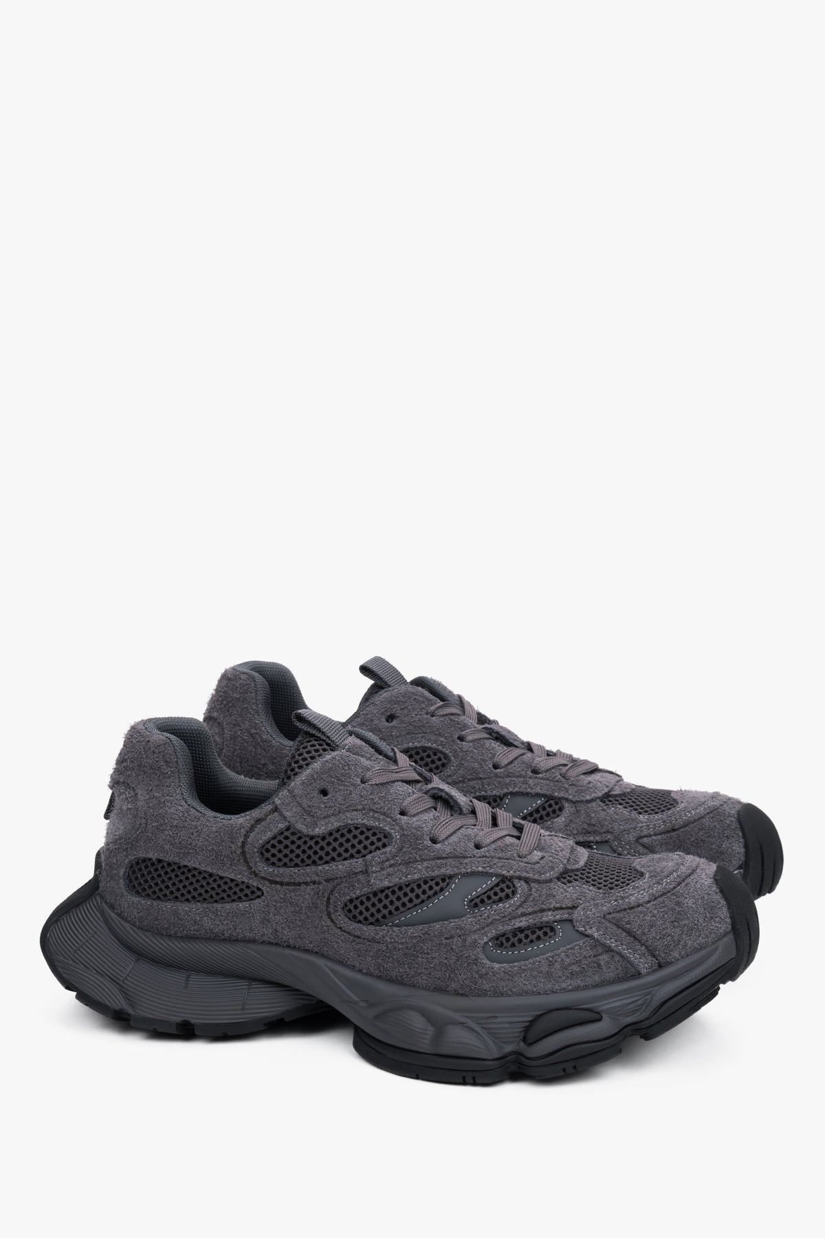 Grey women's velour sneakers by Estro – a clean side profile showing the bold, geometric platform sole.