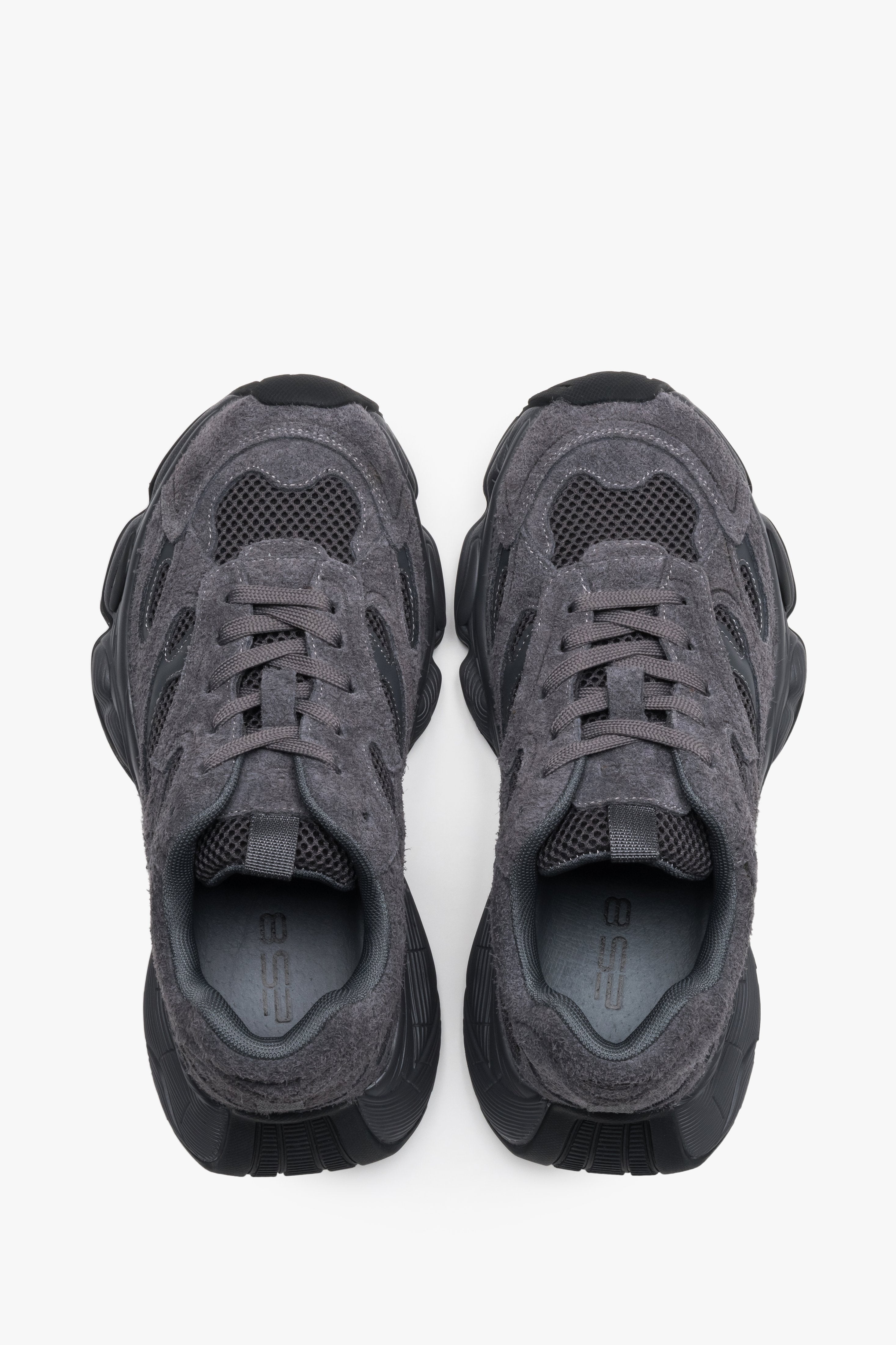 Women's grey sneakers ES8 – a top perspective showcasing the breathable mesh lining and 100% genuine leather insole.