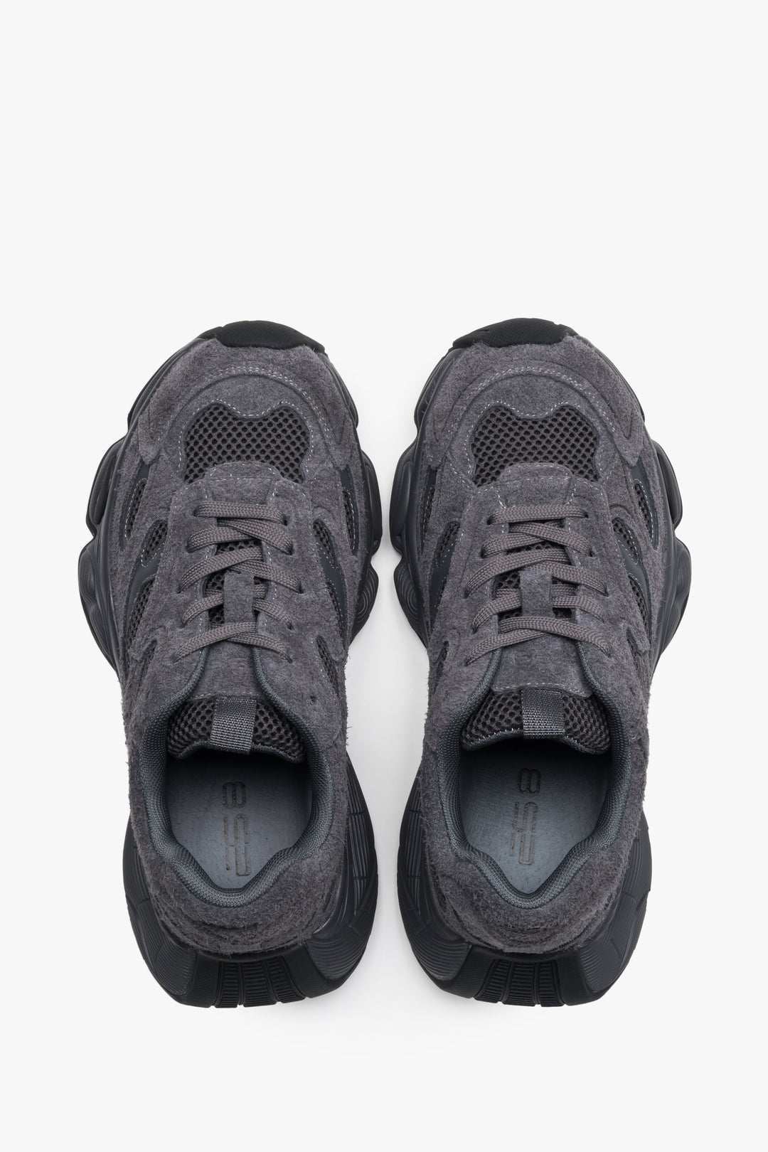 Women's grey sneakers ES8 – a top perspective showcasing the breathable mesh lining and 100% genuine leather insole.