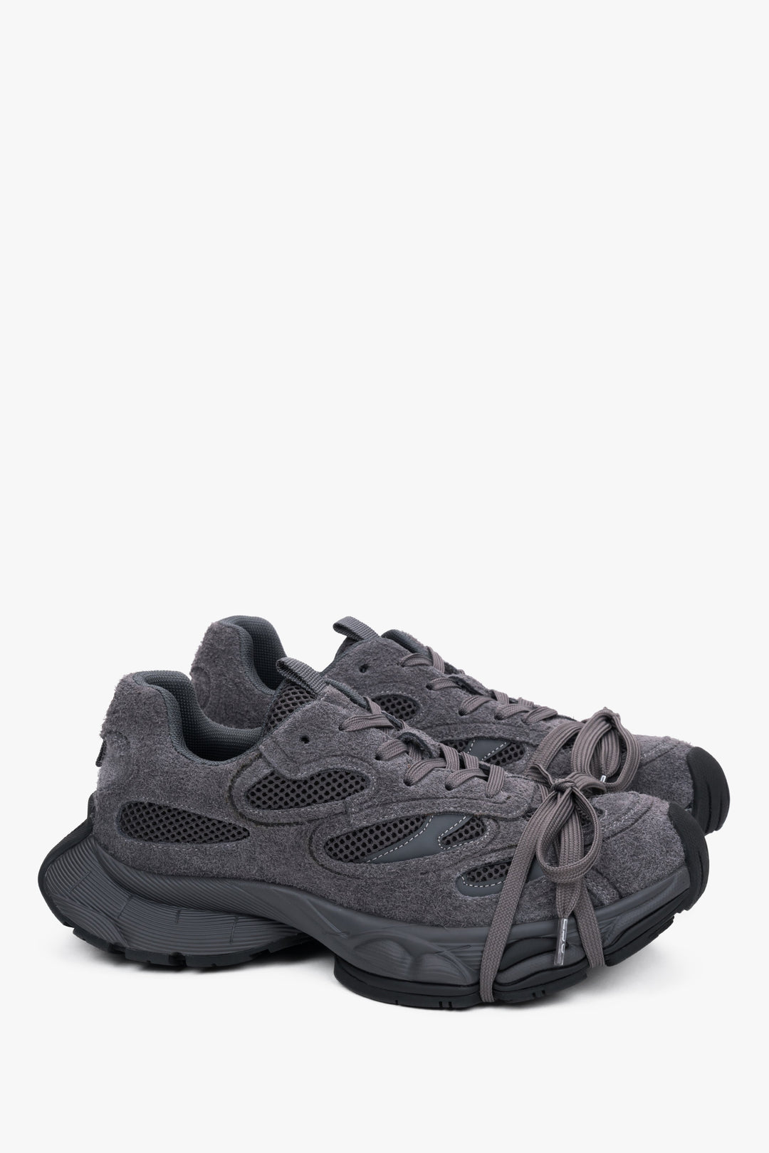 Detailed view of the flexible, slip-resistant thermoplastic rubber (TPR) platform sole.