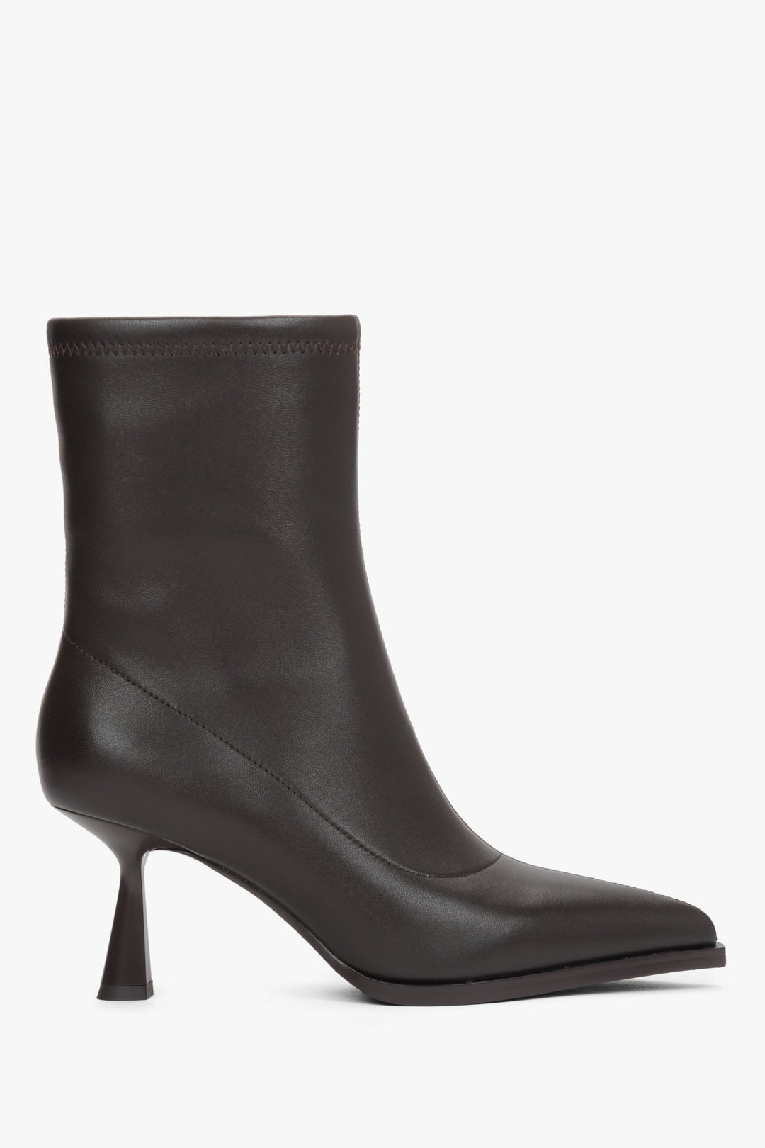 Insulated dark brown women’s ankle boots in elastic genuine leather with a funnel heel.