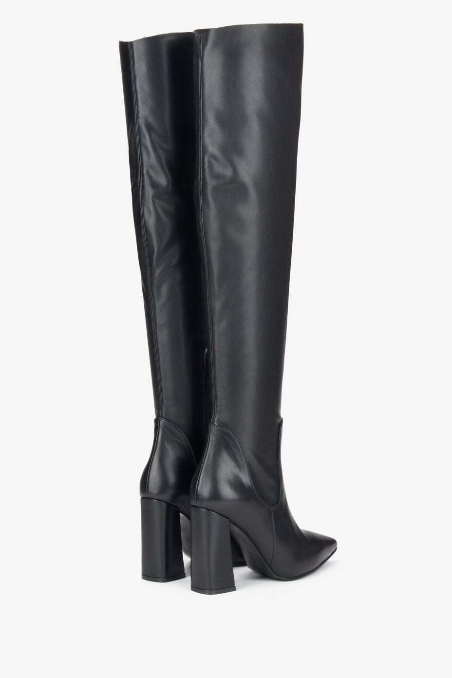 Women's black knee-high boots Estro - presentation on the model in the full shape.