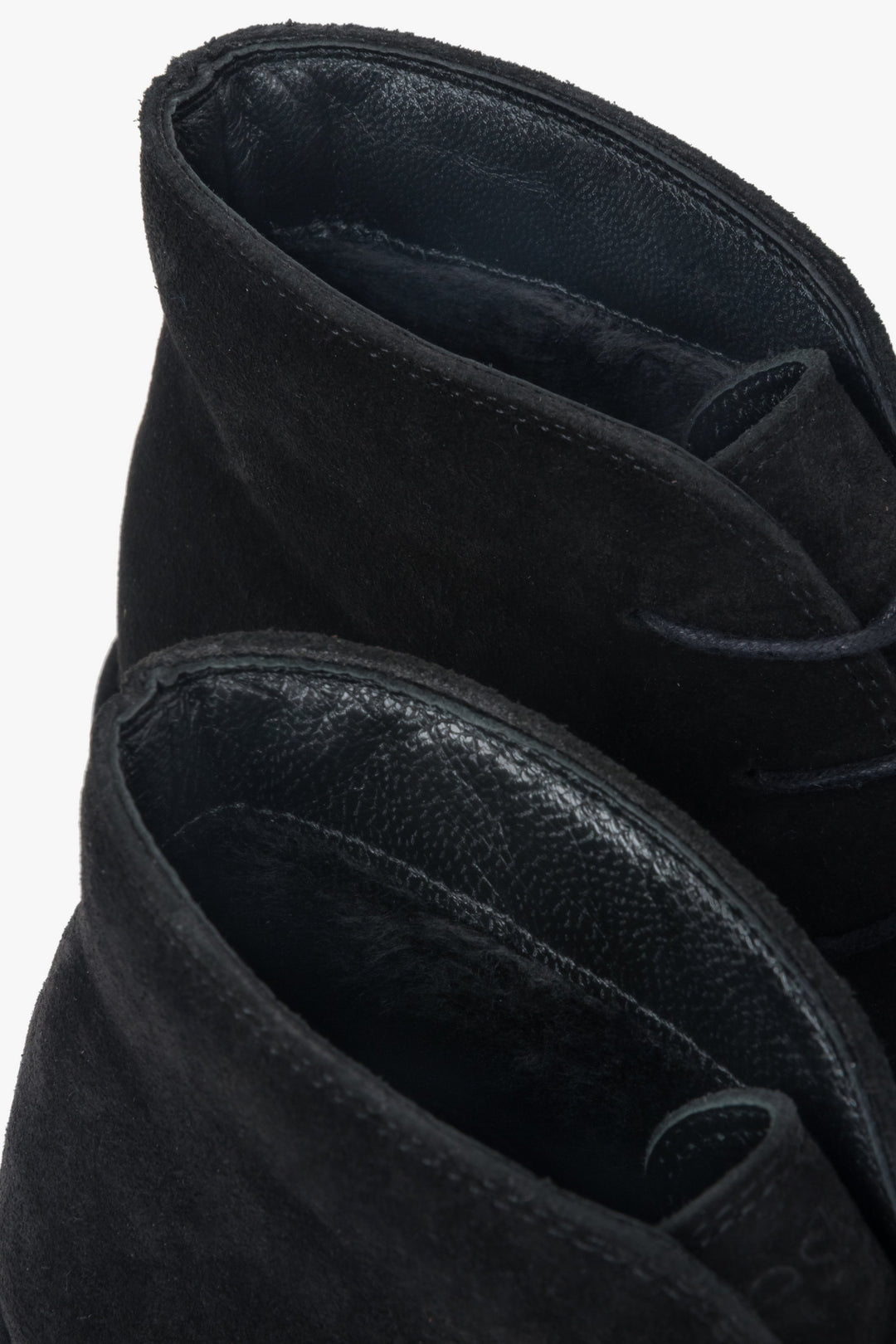 Black Lace-Up Women's Ankle Boots made of Genuine Velour Estro – close-up of the upper edge.