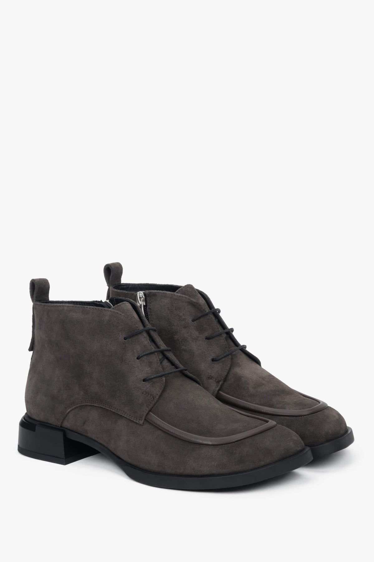 Estro ER00118240 – Brown Women's Lace-Up Ankle Boots made of Genuine Velour.