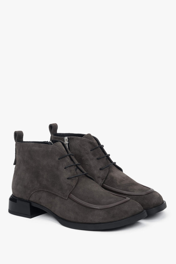 Estro ER00118240 – Brown Women's Lace-Up Ankle Boots made of Genuine Velour.