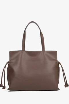 Women’s Large Leather Shopper Bag with Drawstrings in Mocha Brown Colour Estro ER00119768.