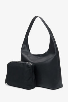 Practical black women's shopper bag by Estro, crafted from genuine leather, perfect for everyday use.