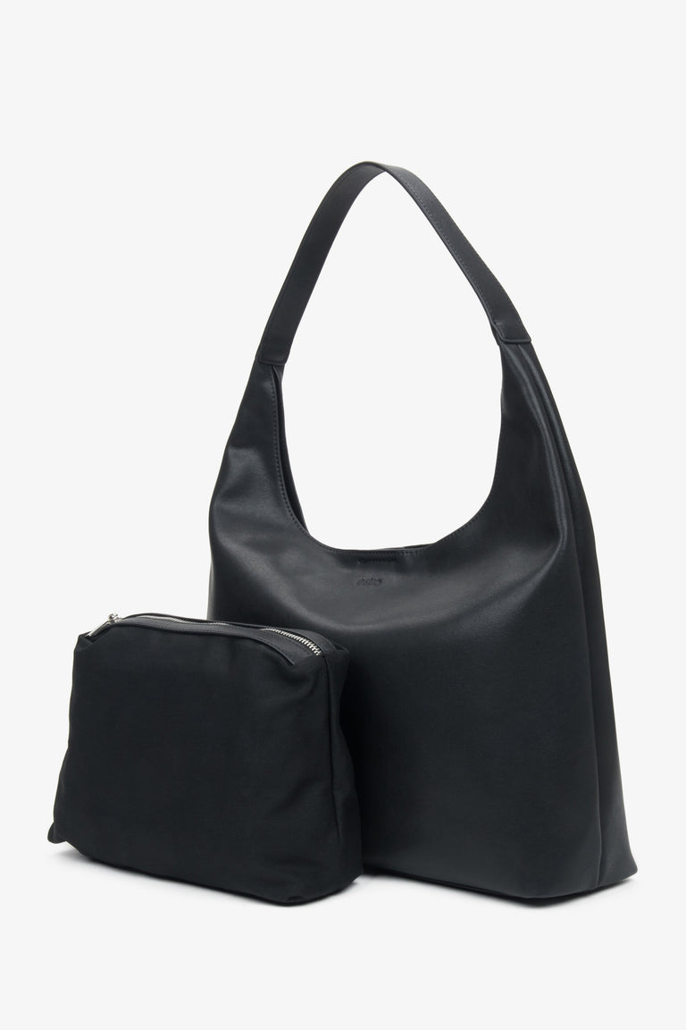 Practical black women's shopper bag by Estro, crafted from genuine leather, perfect for everyday use.