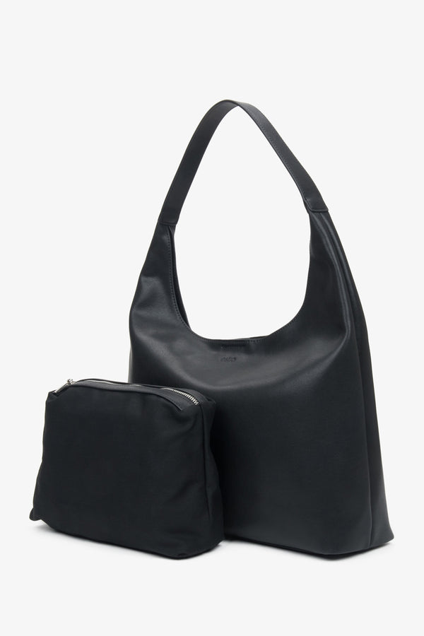 Practical black women's shopper bag by Estro, crafted from genuine leather, perfect for everyday use.