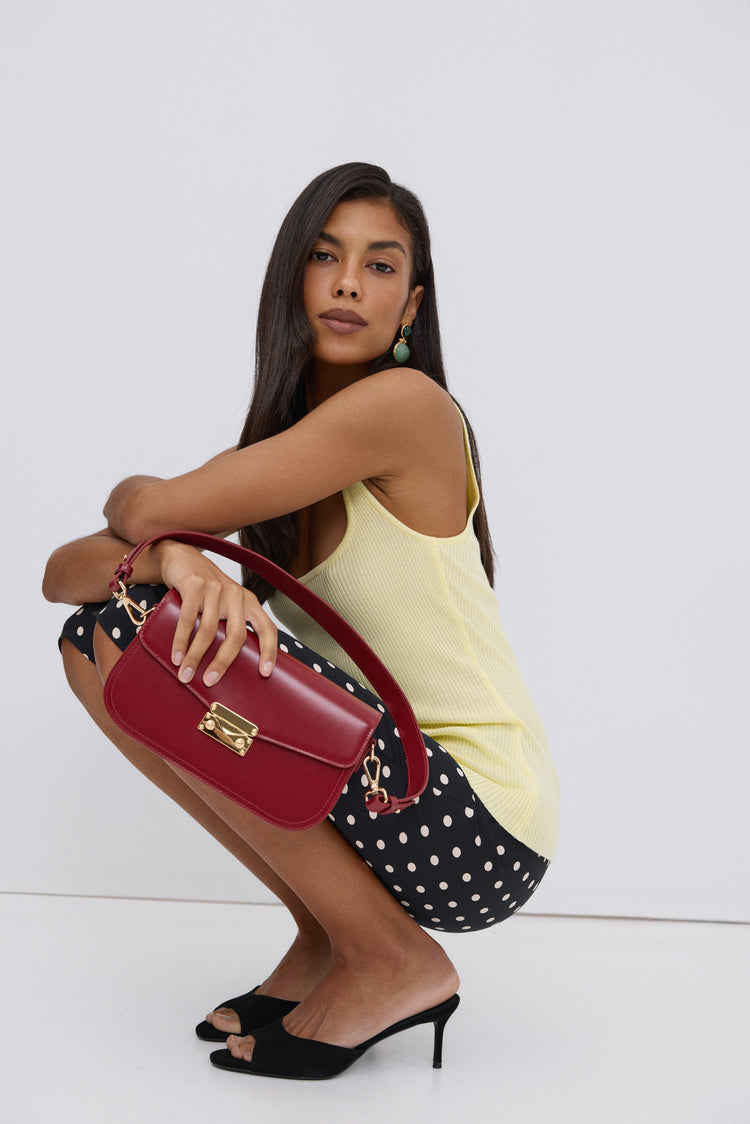 Women's Burgundy Shoulder Bag made of Genuine Leather Estro ER00116841.