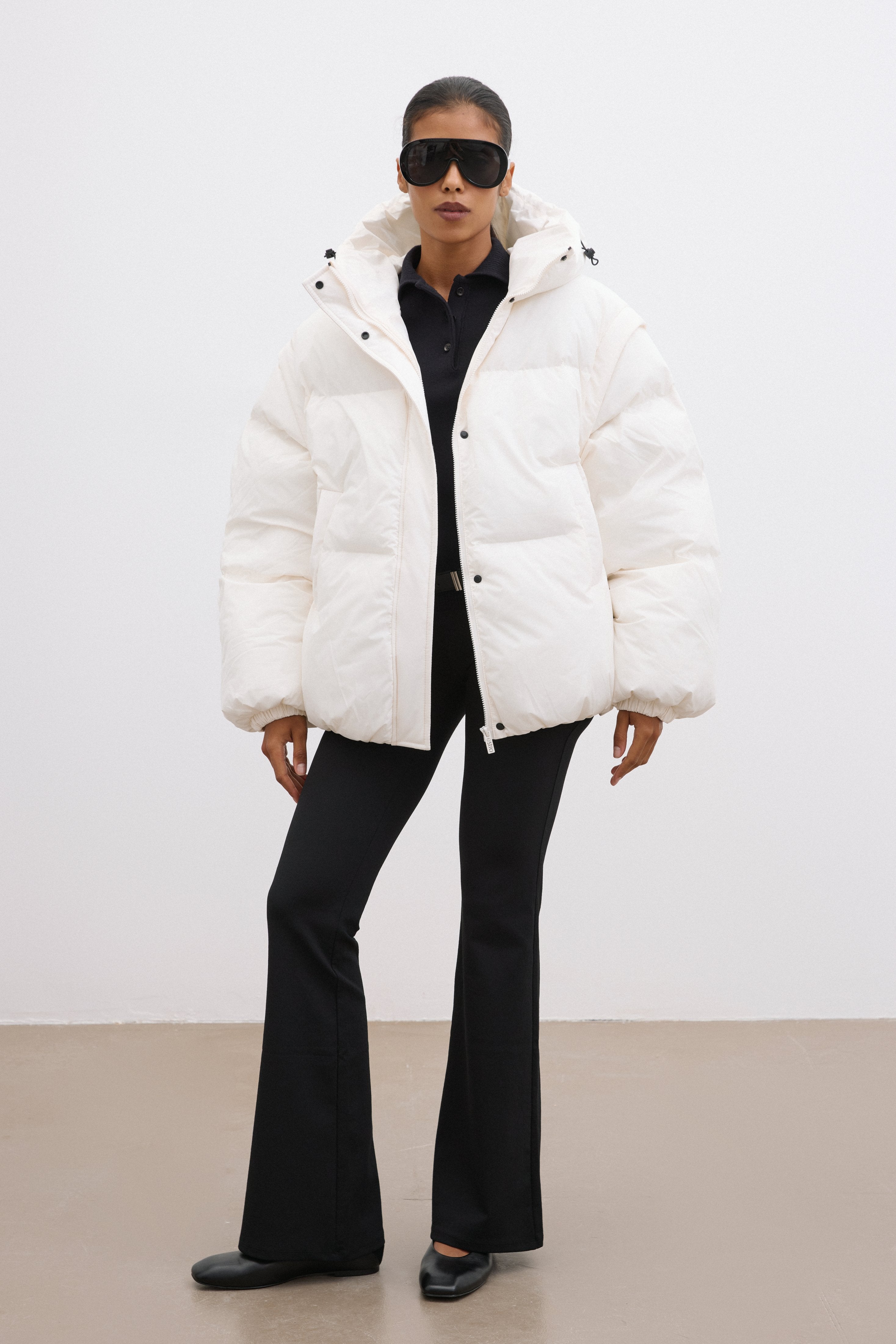 Women's Light Beige Oversized Jacket with Detachable Sleeves Estro ER00120568.