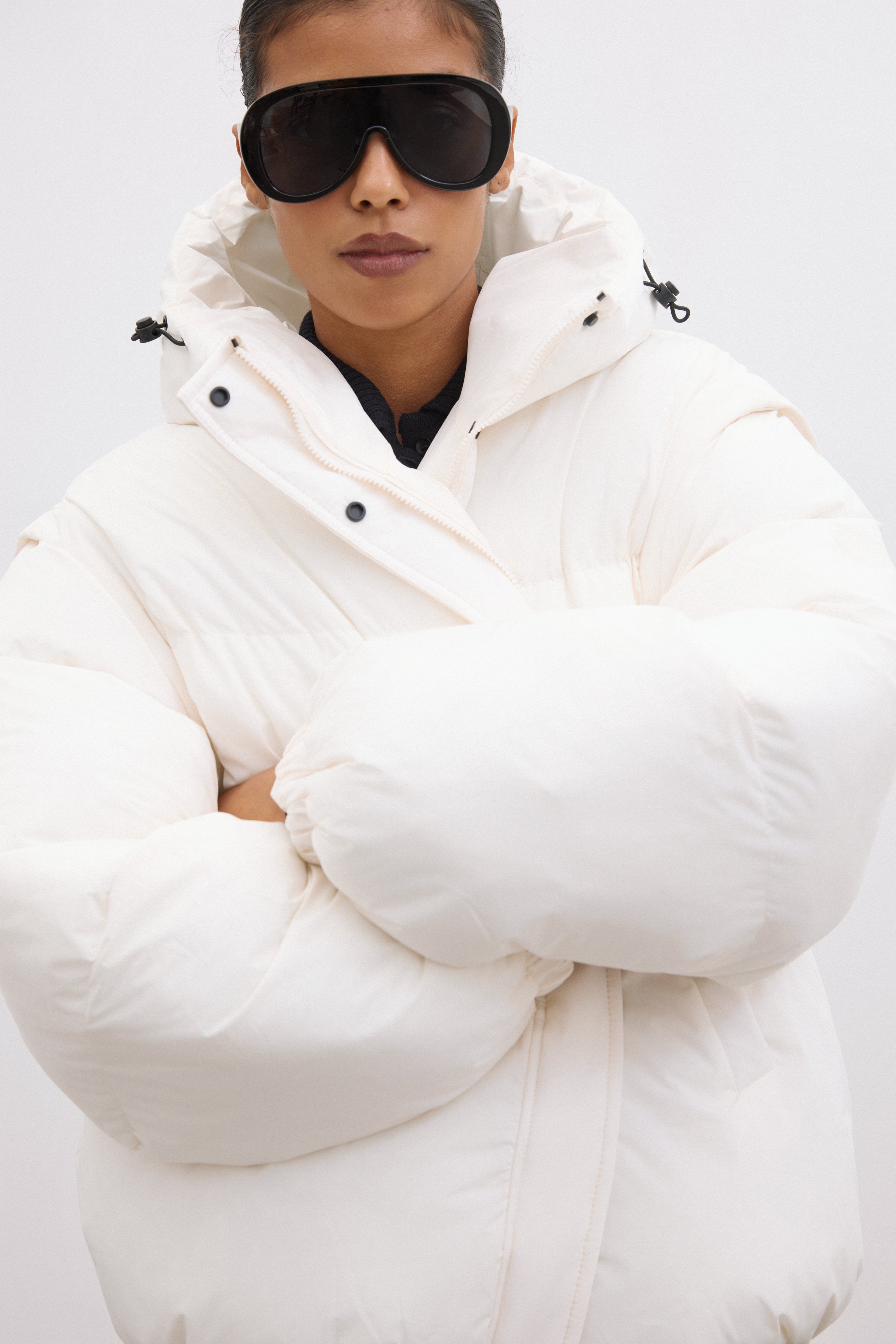 Stylish Women's Oversized Jacket with Detachable Sleeves, Milky Beige Color by Estro.