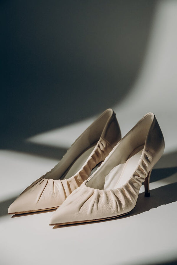Women's Light Beige Pointed-Toe Pumps in Premium Italian Leather Guglielmo Rotta ER00119710.