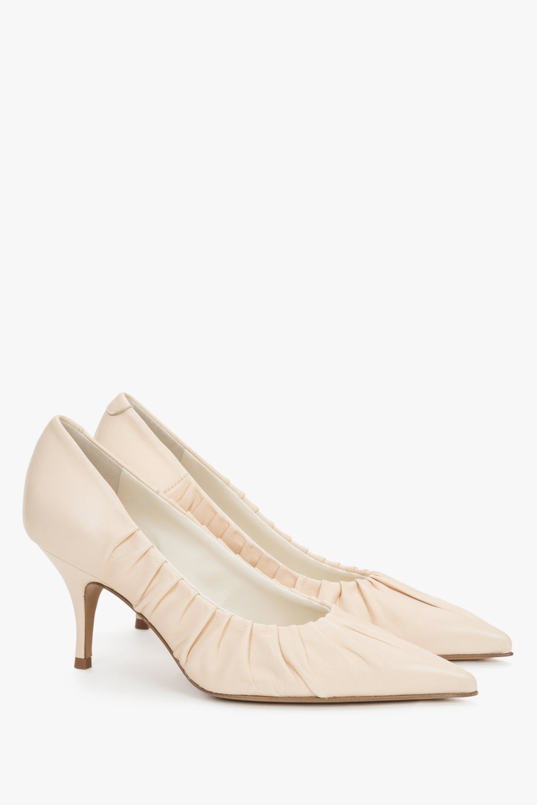Women's light beige premium Italian leather pumps by Guglielmo Rotta with a gathered edge.