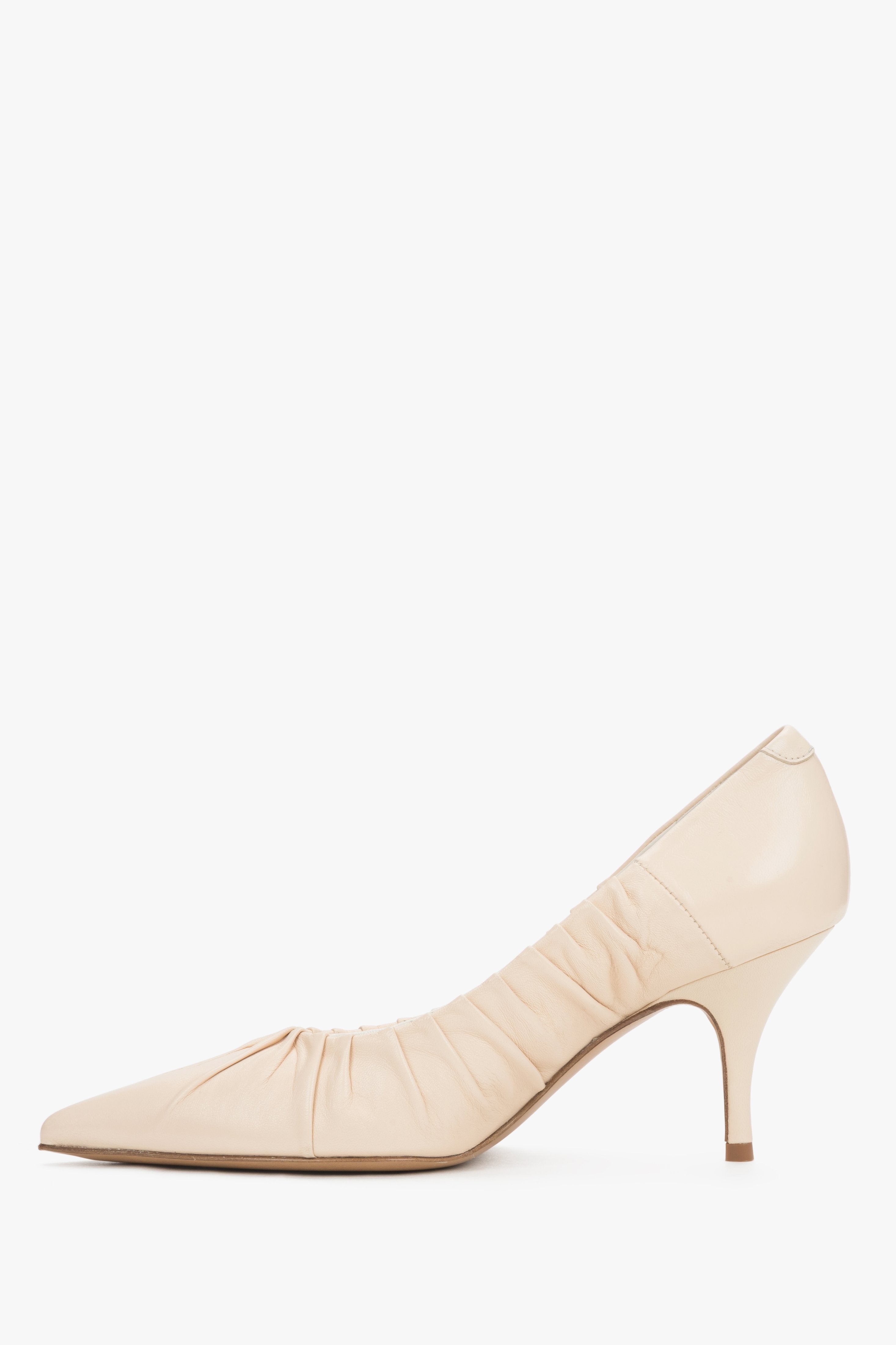 Guglielmo Rotta light beige leather pumps – perfect for quiet luxury and summer galas.