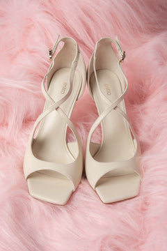Women’s Light Beige Stiletto Sandals with Decorative Fastening Estro ER00117226.